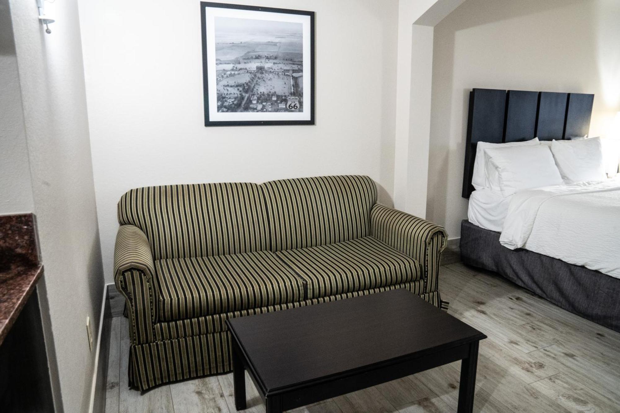 Lucille'S Hotel Weatherford Esterno foto