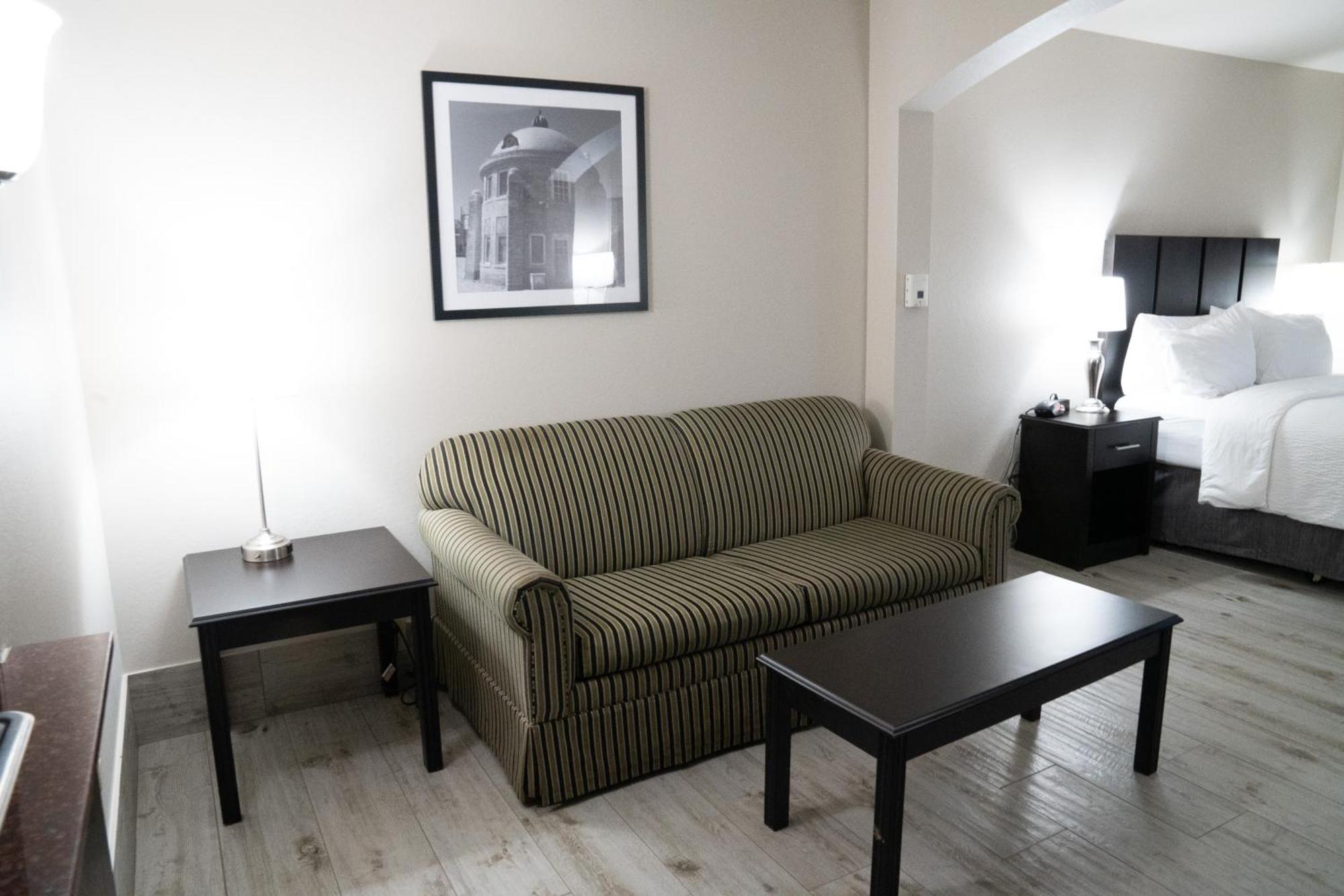 Lucille'S Hotel Weatherford Esterno foto