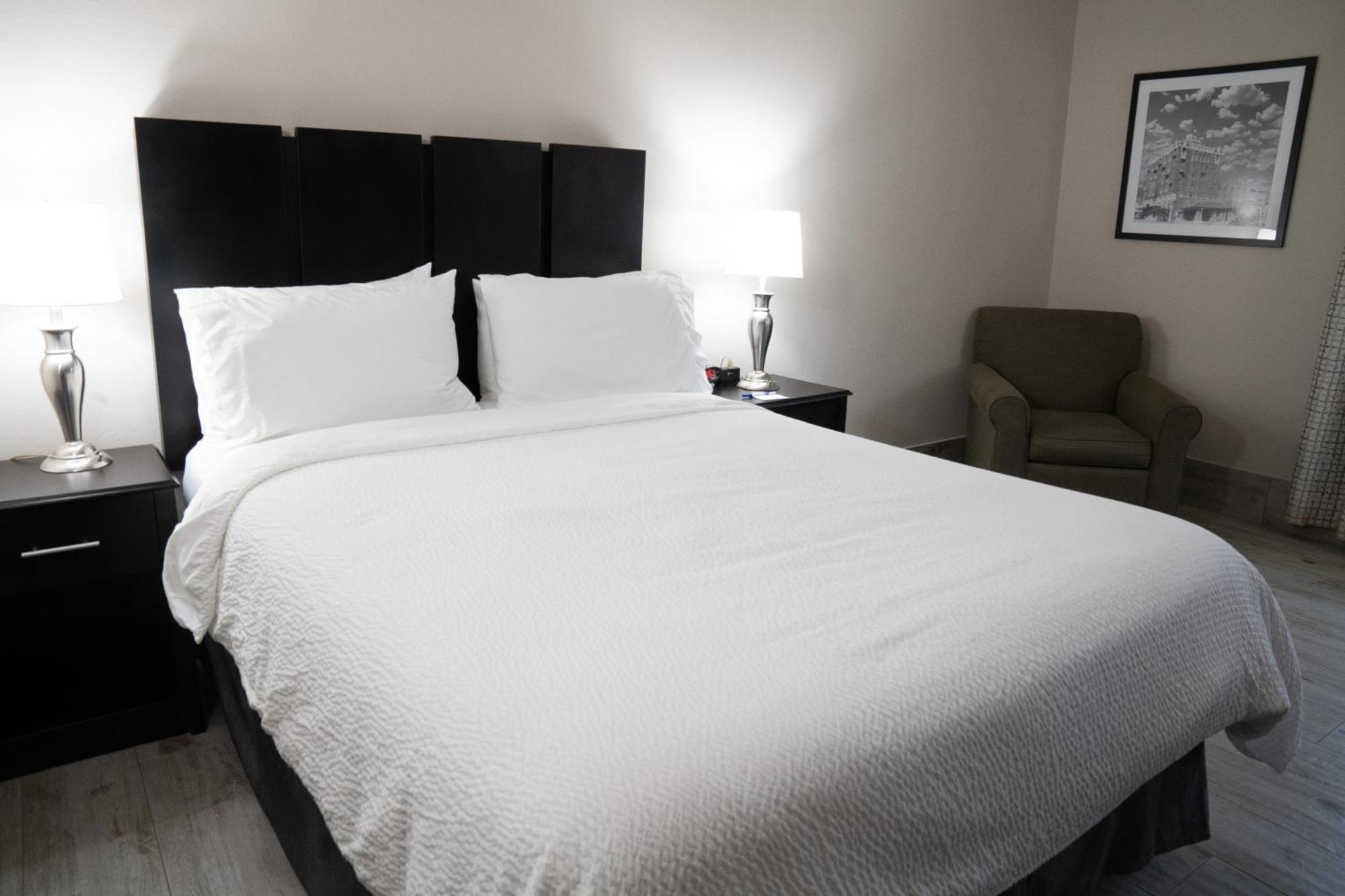 Lucille'S Hotel Weatherford Esterno foto